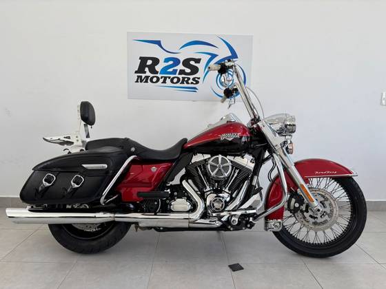 HARLEY-DAVIDSON ROAD KING CLASSIC 